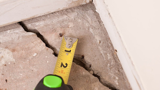 What is an acceptable crack in a concrete slab in Australia?